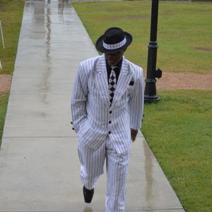 Meet your Posher, Waymond